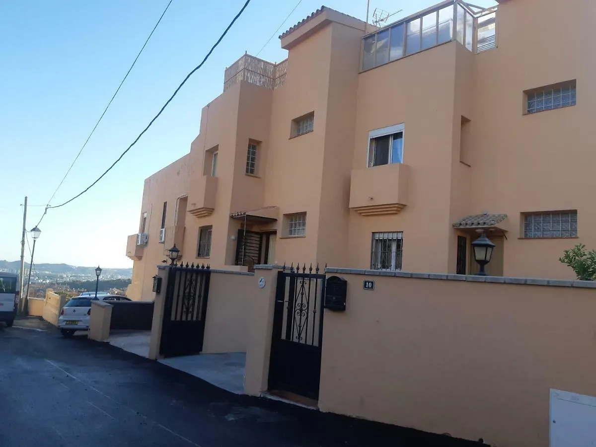 Cozy Rooms In Terraced House Fuengirola Δωμάτια σε οικογενειακή κατοικία